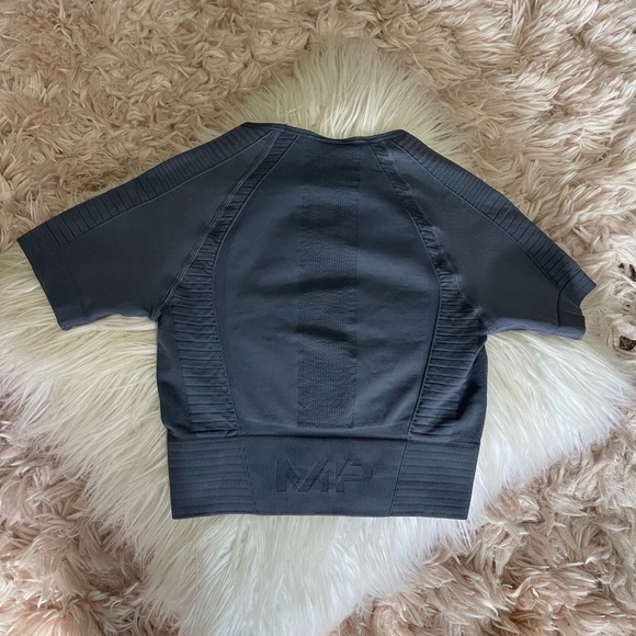 MY PROTEIN workout crop top - Picture 2 of 5